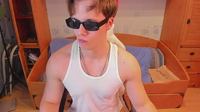 Dexter_Bennett webcam