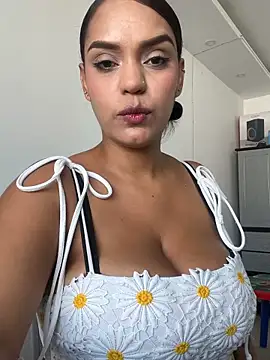 Sara-77 webcam