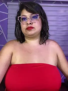 MiiaaJoness webcam
