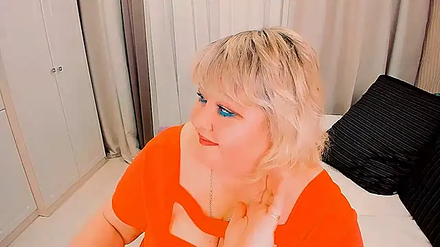BIGTITSBBW webcam
