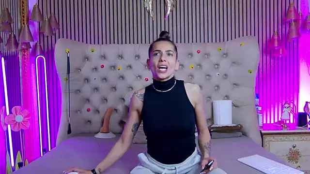 PlayfulShow webcam