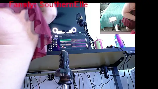 SouthernElle1 webcam