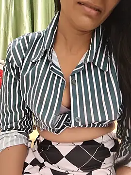 Shalu_G webcam