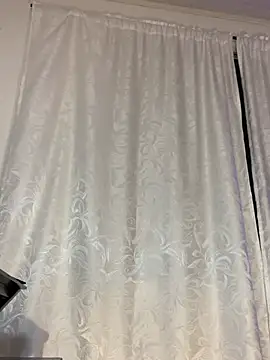 Natural_BIGASS_Nina webcam