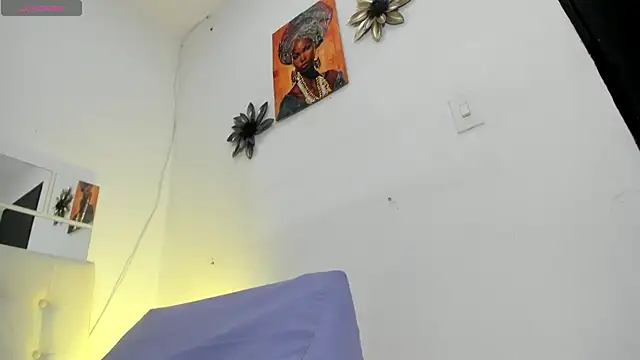 MiaEvans0 webcam