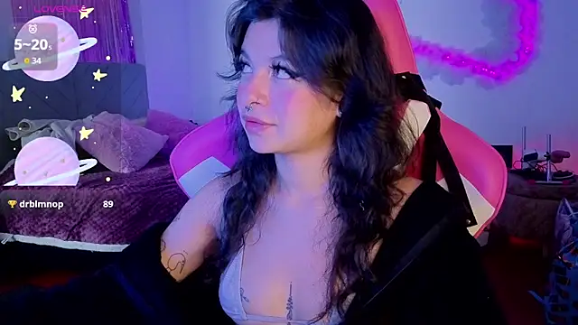 larah_uwu webcam