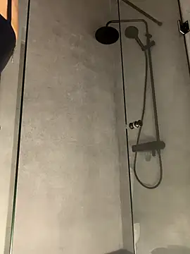 -AngelAri-