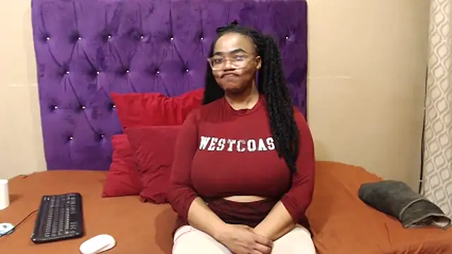 EBONYBUSTYY webcam