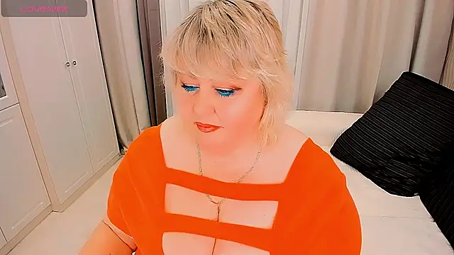BIGTITSBBW webcam