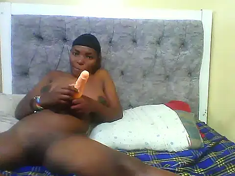 VioletAura webcam