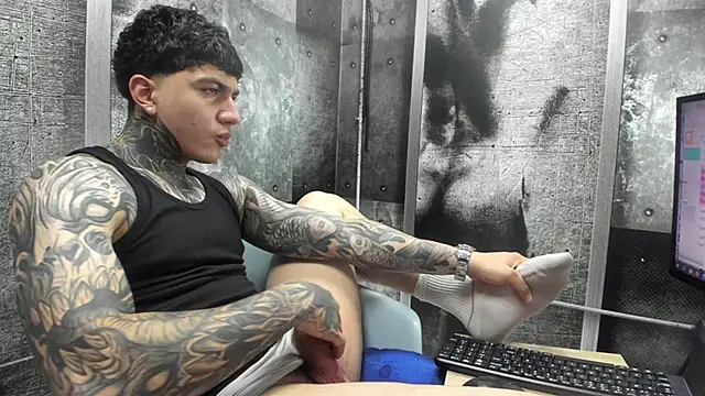 Gury_tattoo webcam