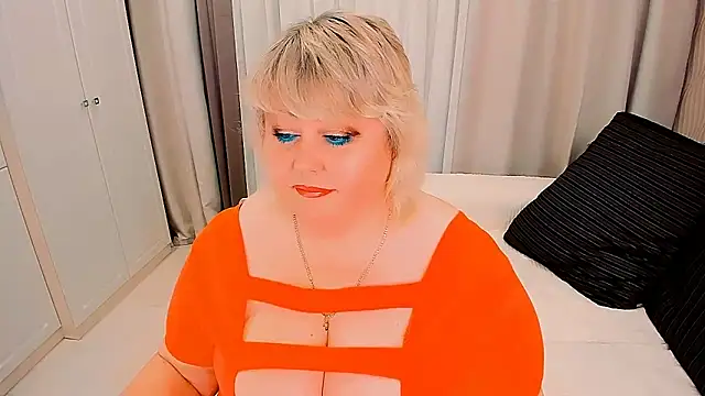 BIGTITSBBW webcam