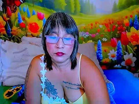 indianroxy webcam