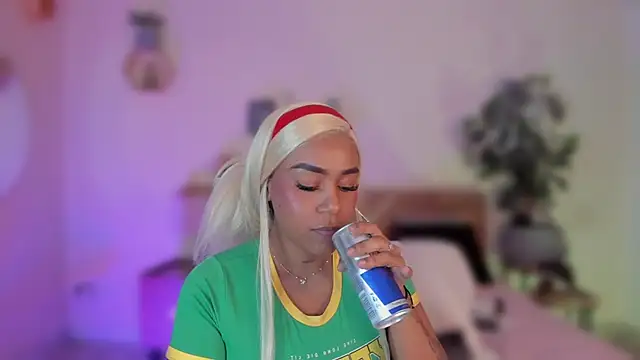 YariRose webcam
