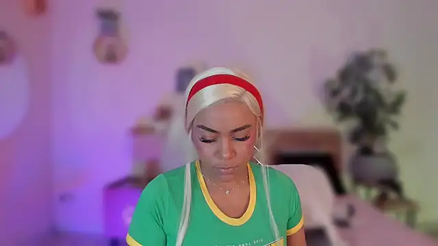 YariRose webcam