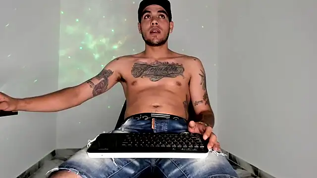 mikee_scooth webcam