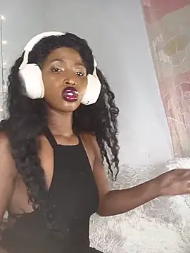 XOXOebony webcam