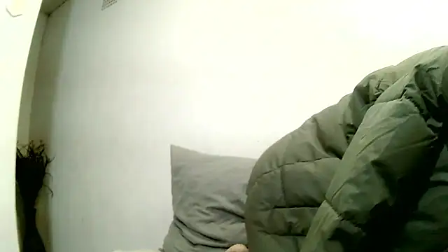 BrunetteNaomi8 webcam