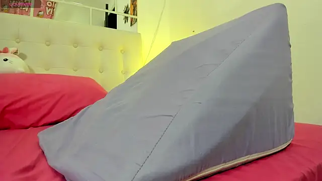 MiaEvans0 webcam