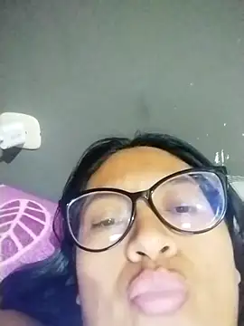 LatinSquirtBaby webcam
