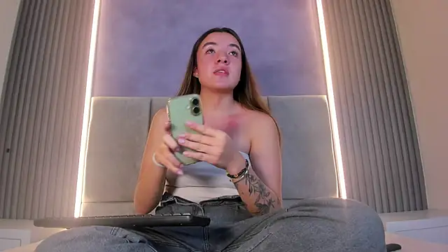 Ivy_Colliins webcam