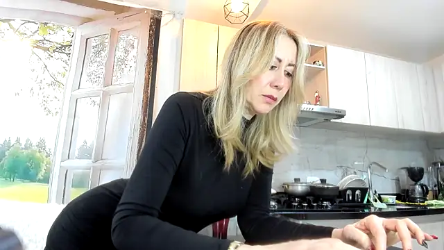 ashleymilf_1 webcam