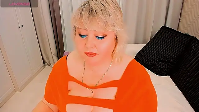BIGTITSBBW webcam