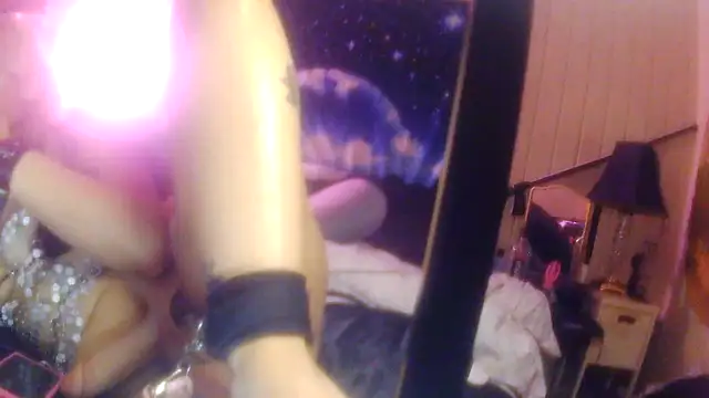 darnette_daisy webcam