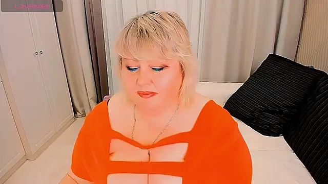 BIGTITSBBW webcam