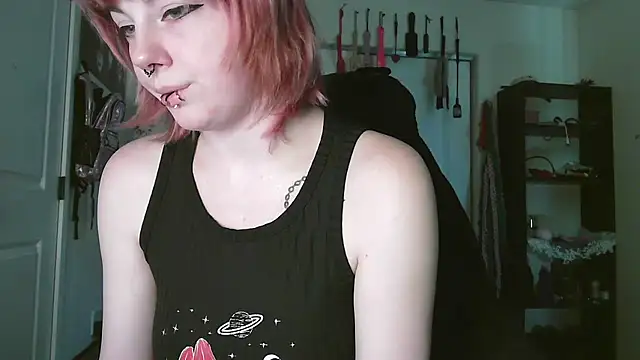 Chained_Aless webcam