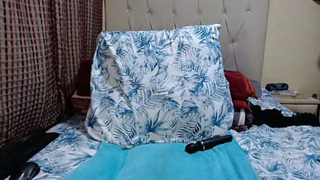 CHOCOLATEDARKBUSTYX webcam