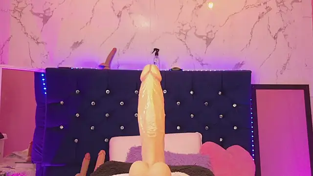 Dakotaa_Johnson webcam