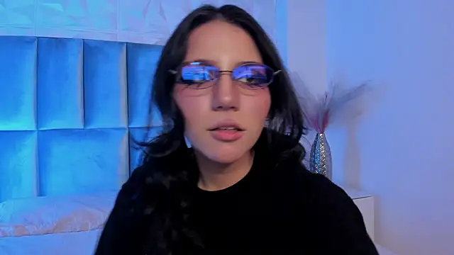 HollyPeach