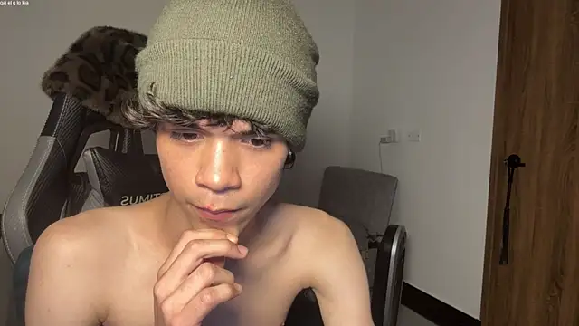 OopsAgain_ webcam