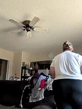 Canadian_BBW webcam