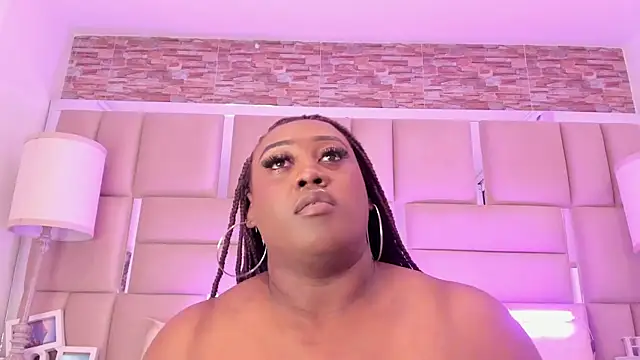 ShaniaBrownn webcam
