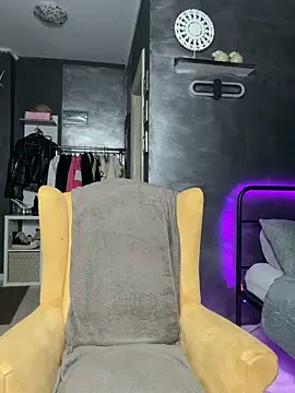 SelenaRhoades webcam