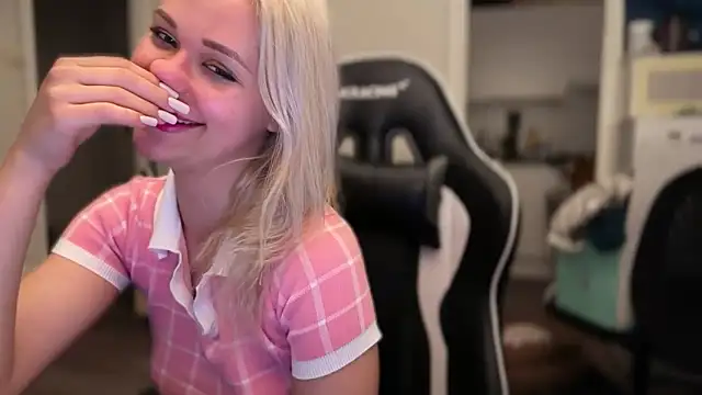 Leylia_Lily webcam