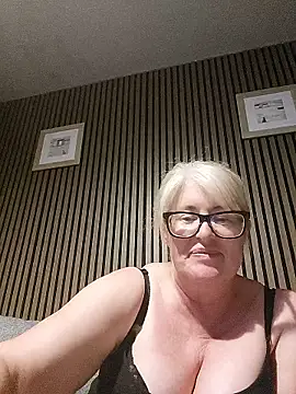 FlirtyFleur-x webcam