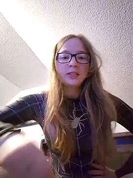 Freaky-Doll webcam