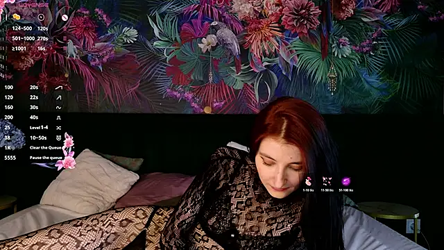 NicoleLuxe webcam