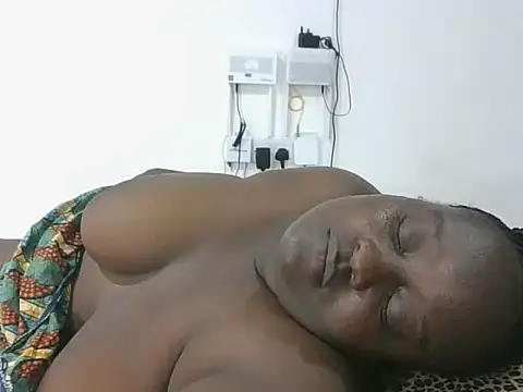 Sexytummygal webcam