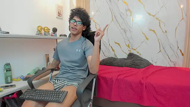 Zayn_Fox32 webcam