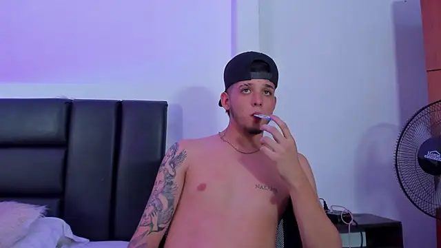 Boy_Mathew webcam