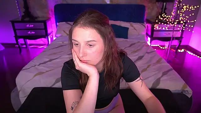 VikVikLove webcam