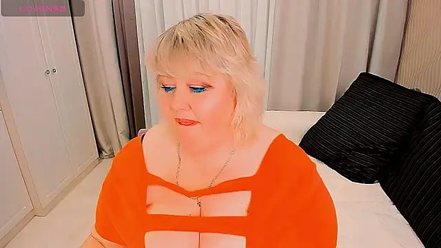 BIGTITSBBW webcam