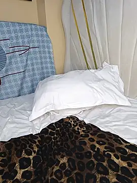 SquirtQueen16 webcam