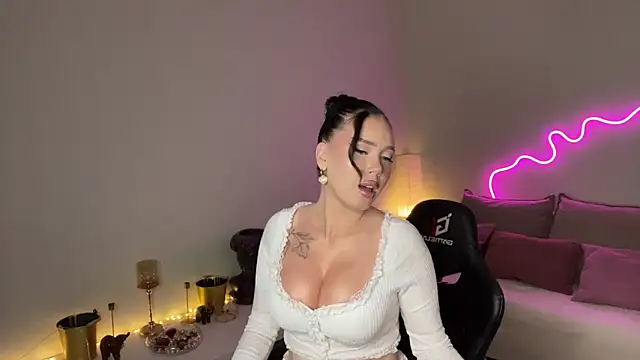 mistress_of_hearts webcam