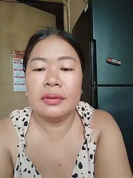 Lovelywoman43 webcam