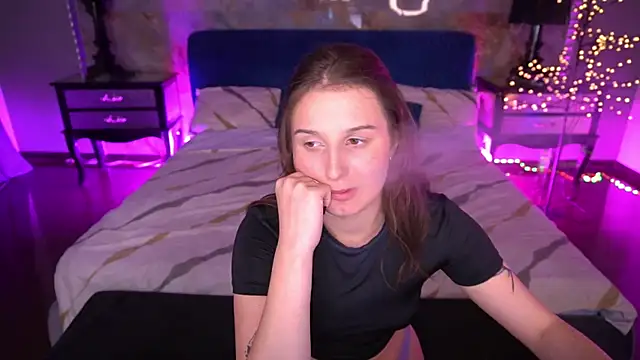 VikVikLove webcam